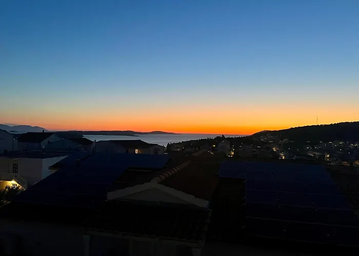 Loft With Sea And Fortress View Hvar 赫瓦尔