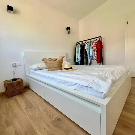 Loft With Sea And Fortress View Hvar アパート フヴァル