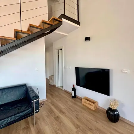 Loft With Sea And Fortress View Hvar * フヴァル